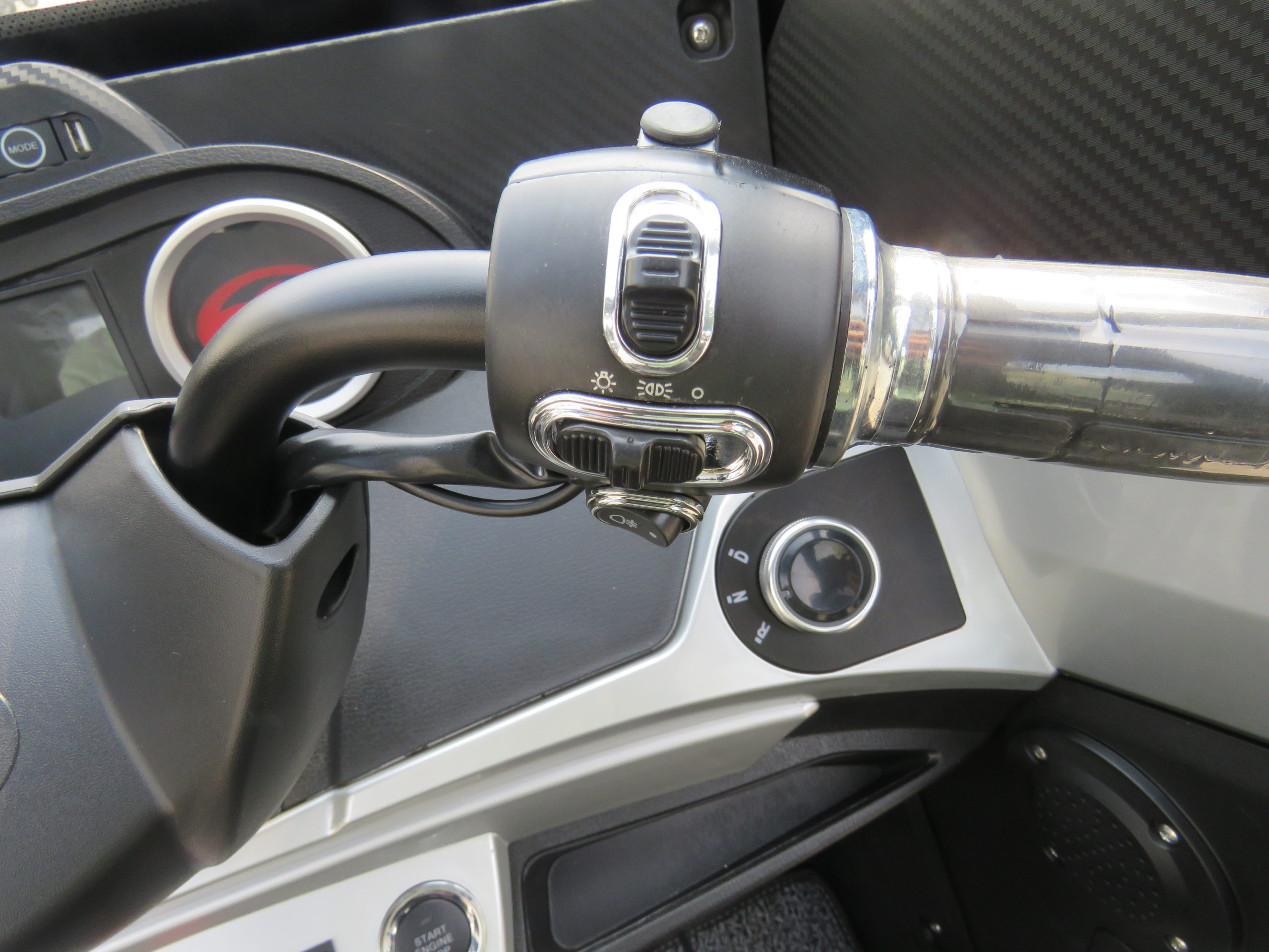 Right hand controls of eTrikeCo's ETR100C electric trike